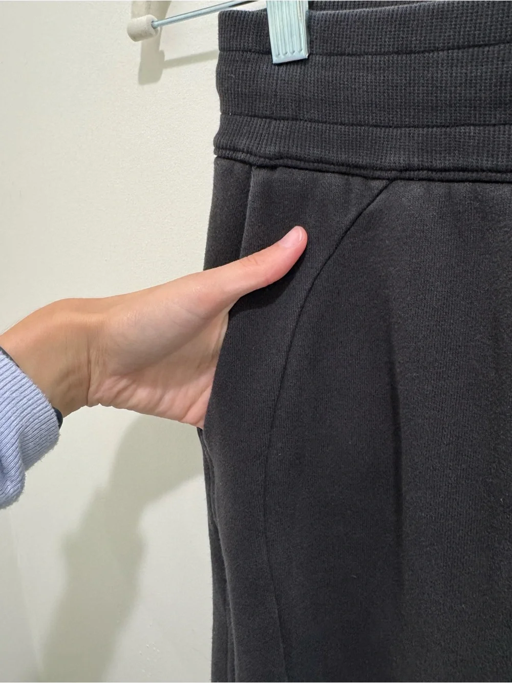 Lululemon Scuba Jogger Black Size 2